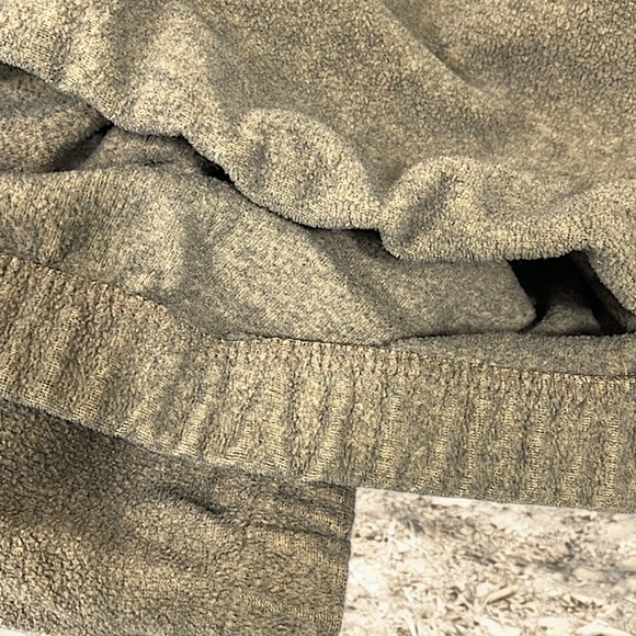 Croft & Barrow Sport Grayish Tan Quarter Zip Drop Shoulder Fleece Pullover - Picture 12 of 16